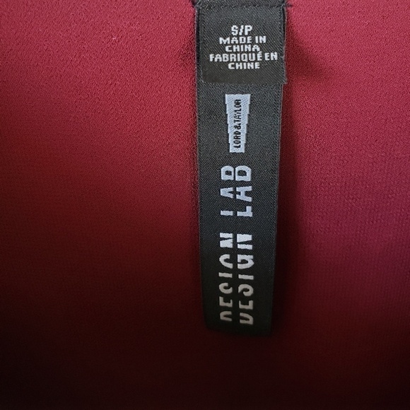 NEW! DESIGN LAB Founce Sleeve & Lace Up Blouse Small. - Picture 4 of 8